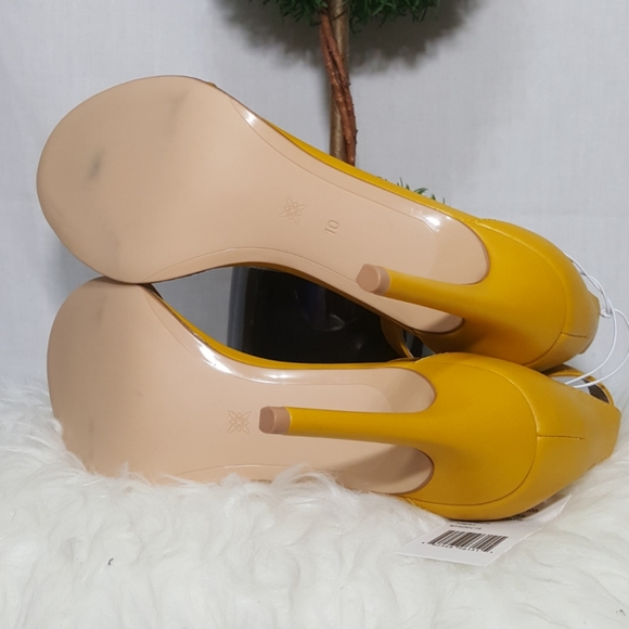 BCBGeneration Golden Jeddi Sandals Size 10 - Picture 9 of 9